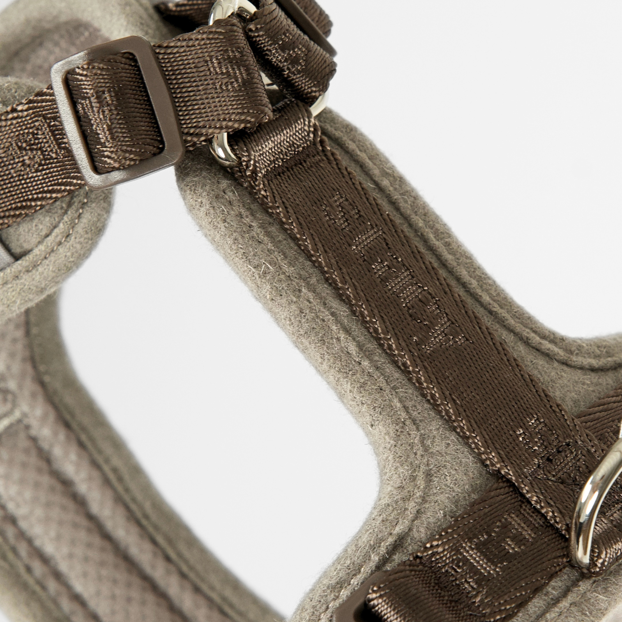 Numa Hundsele | Sand