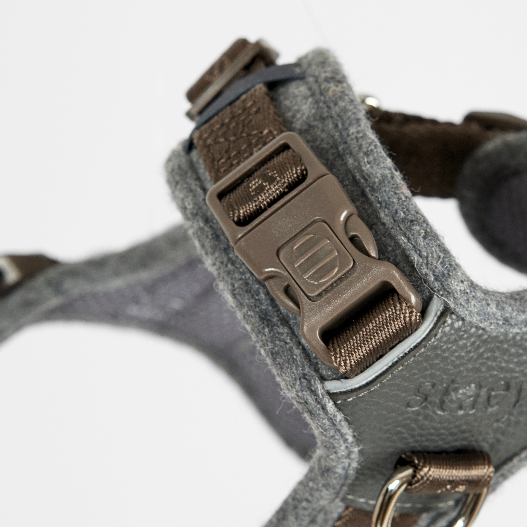 Numa Hundsele | Stone
