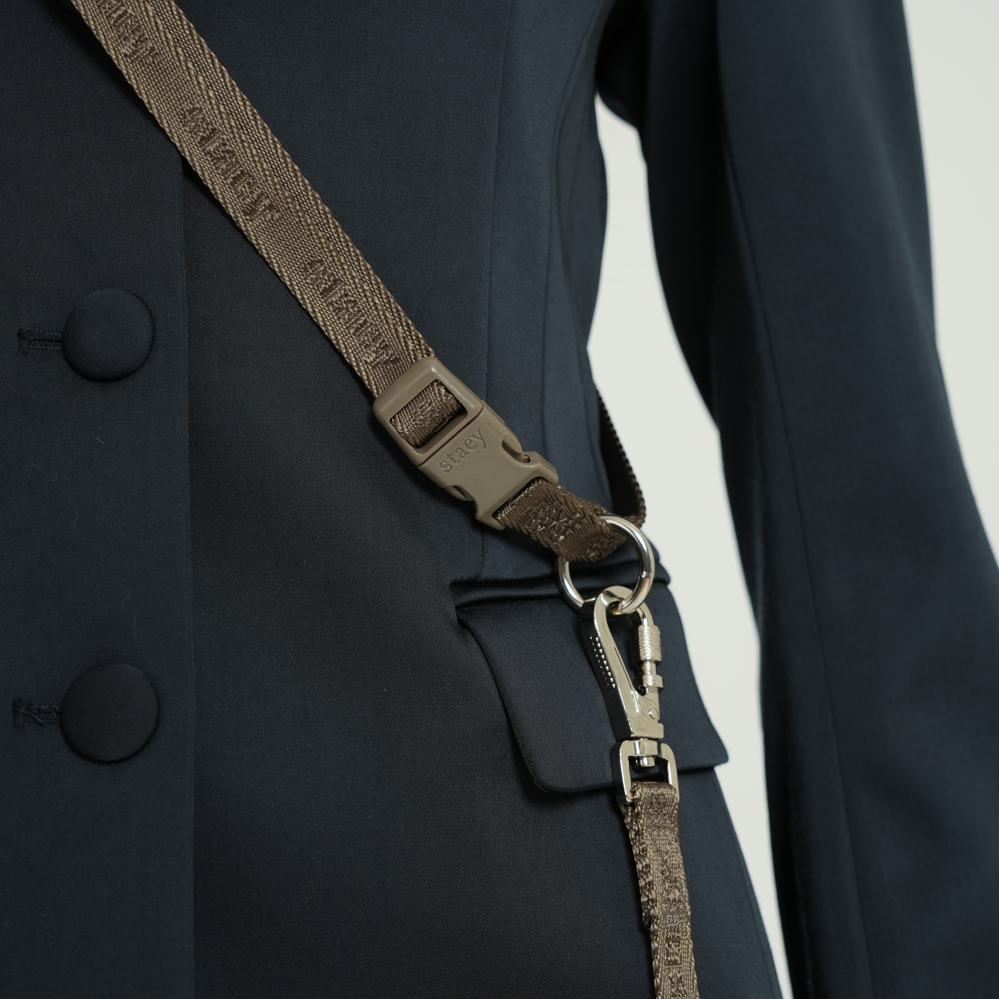 Hands-Free Dog Leash – Taupe