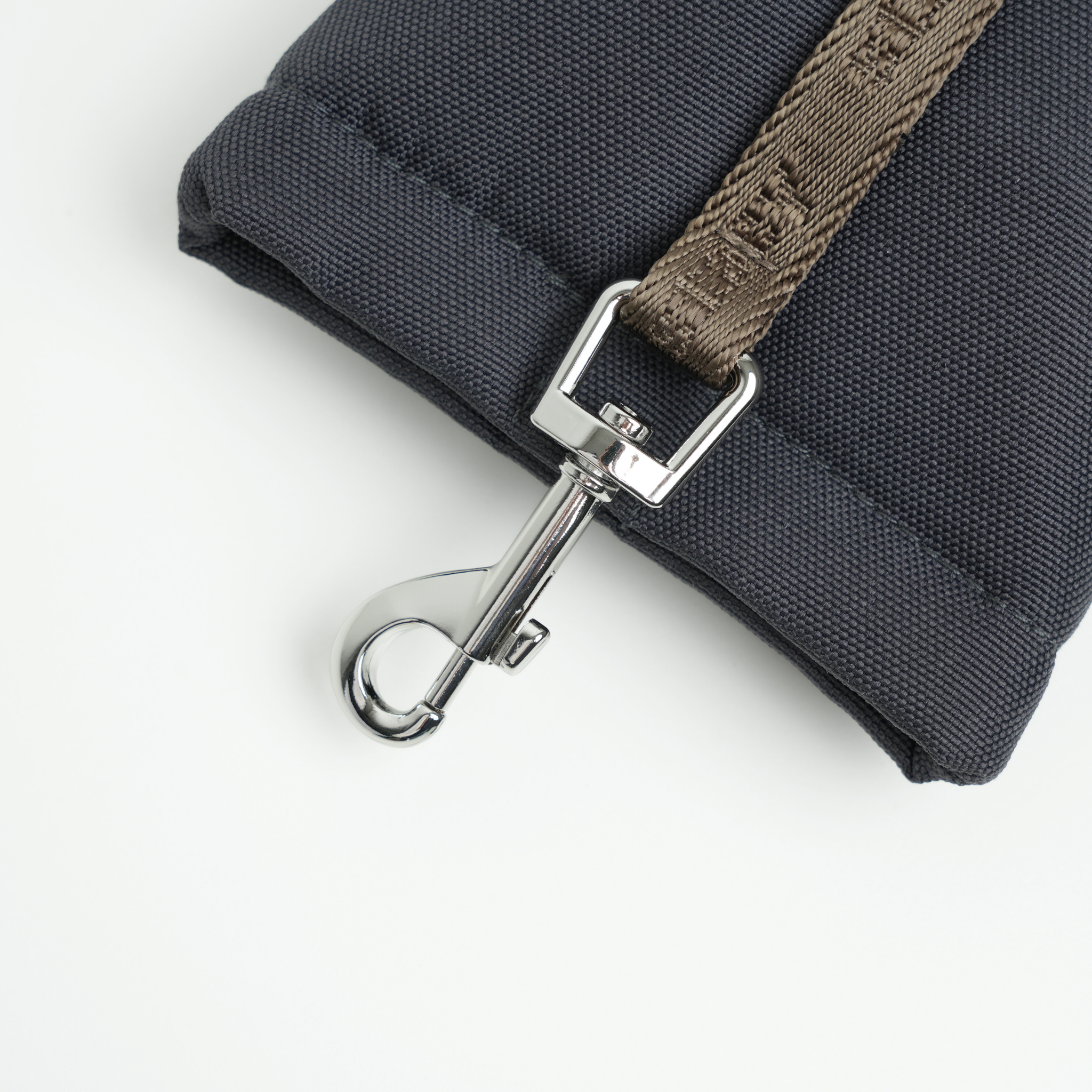 Elma Active Treat Bag m. Avfallspåshållare | Storm